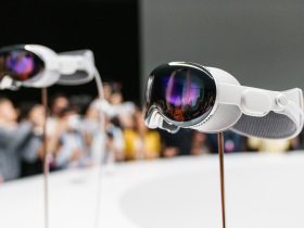 Apple Expands Vision Pro Headset to Global Markets Amid Sales Challenges and User Critiques