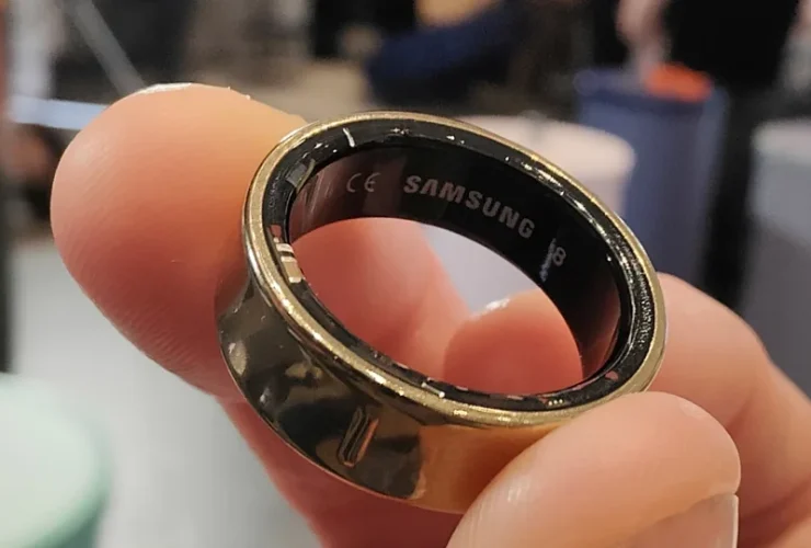 Gesture Controls Enhance Samsung's New Galaxy Ring Wearable