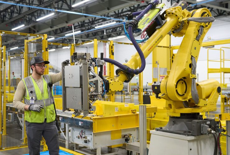 Amazon Boosts Robotics with Covariant Partnership and New AI Talent to Advance Automation