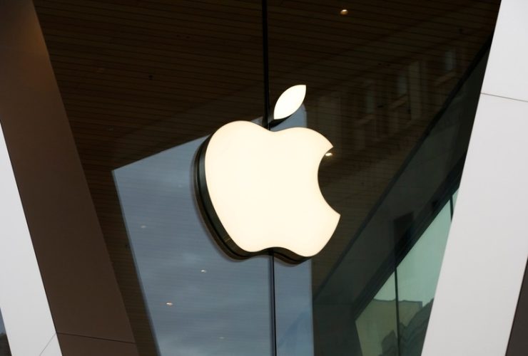 Apple's AI Revolution Sparks Debate Over Potential Subscription Fees