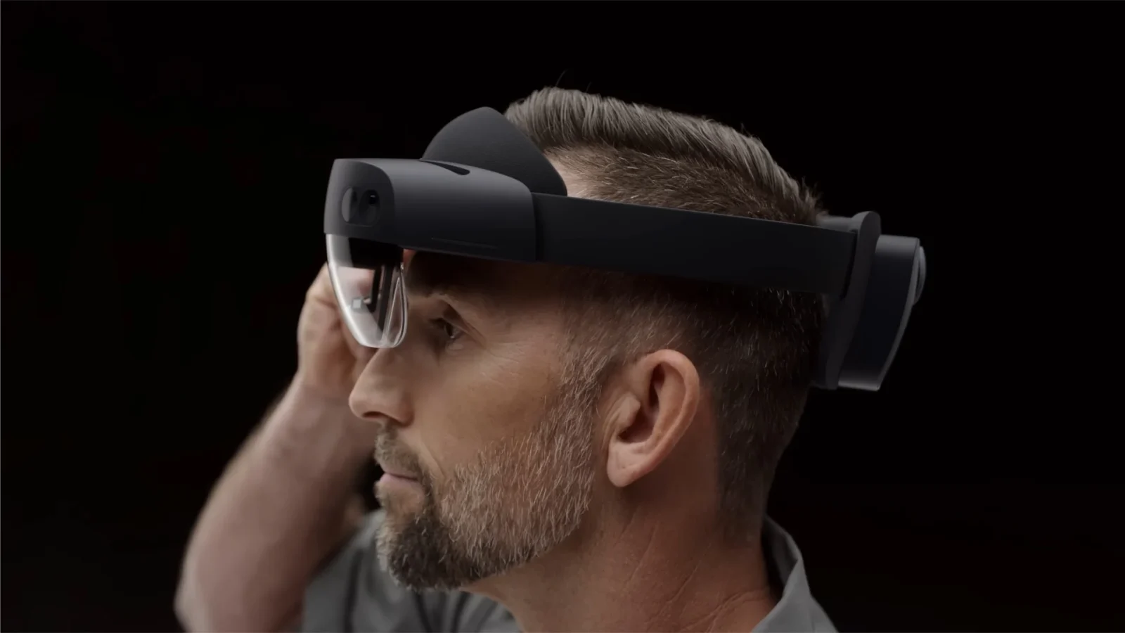 Microsoft Partners with Samsung for Micro-OLED Displays in New Mixed Reality Headset