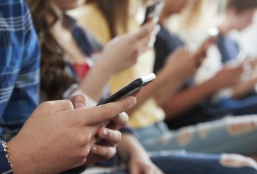 California Enacts New Law Requiring Schools to Limit Cellphone Use to Boost Student Mental Health