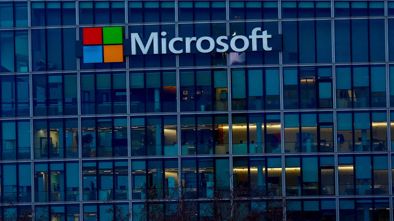 Enhanced Privacy Measures Delay Microsoft’s AI Tool ‘Recall’ Amid Concerns Over User Data Security