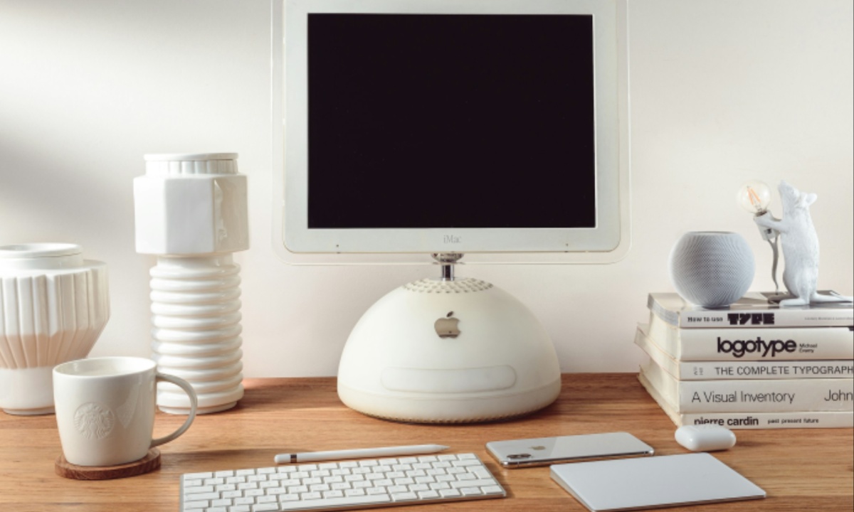 Apple Plans Smart Home Display Inspired by Iconic iMac G4 to Enhance User Experience