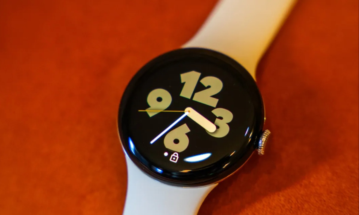 Samsung Prepares for Android Wear OS 5 Update Rollout While Google Faces Delays and User Issues with Pixel Watch