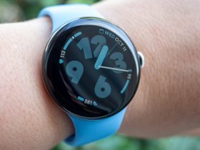 Samsung Prepares for Android Wear OS 5 Update Rollout While Google Faces Delays and User Issues with Pixel Watch