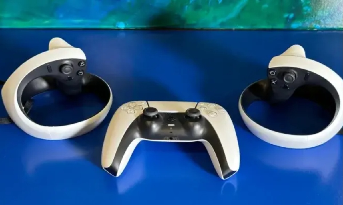 Sony and Apple Partner to Make PSVR2 Controllers Compatible with Vision Pro, Rollout Delayed